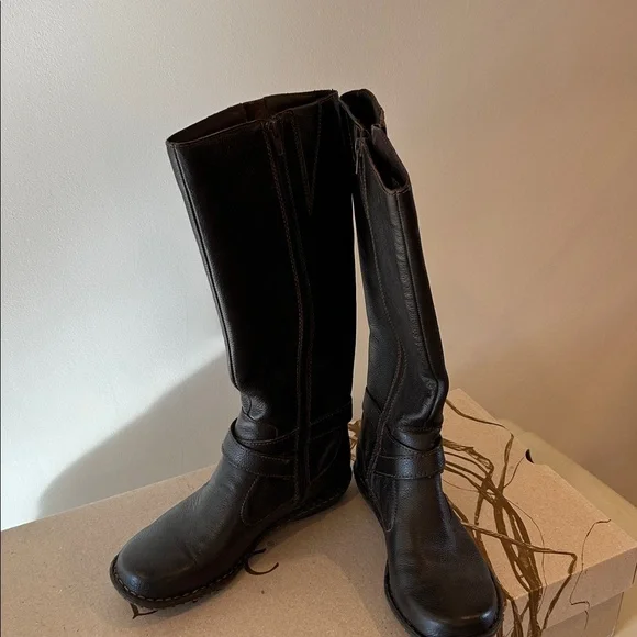 b.o.c. Women's Dark Brown to  the Knee Boots - Picture 3 of 4